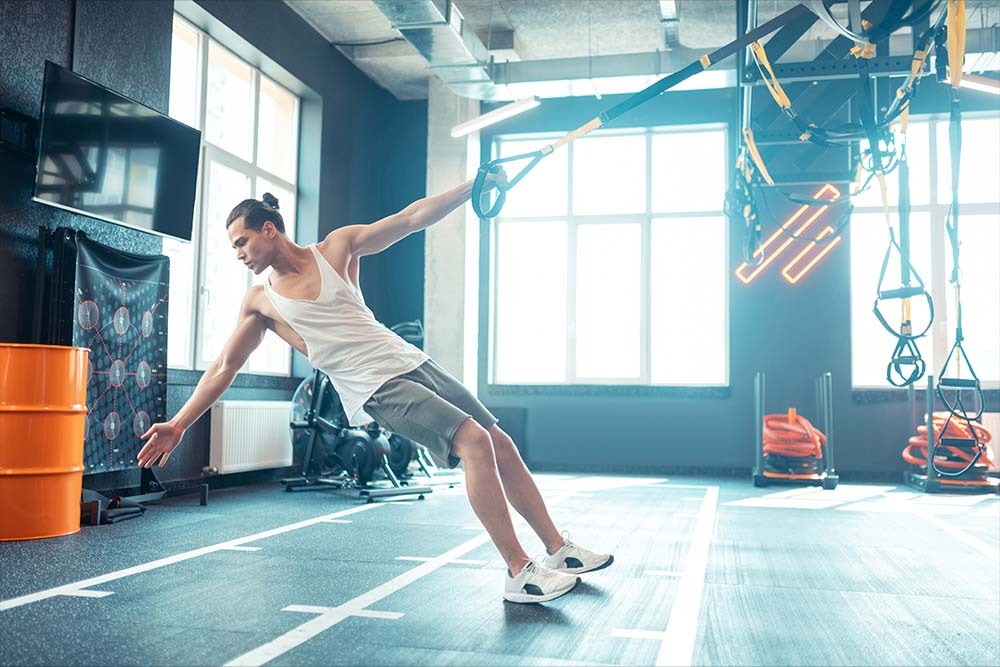 Khanh Trinh pull up bar